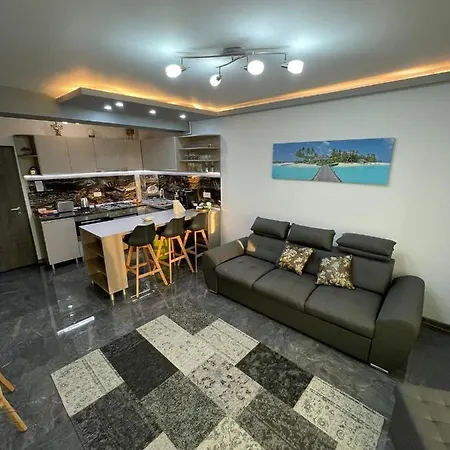 Above The World Apartment *